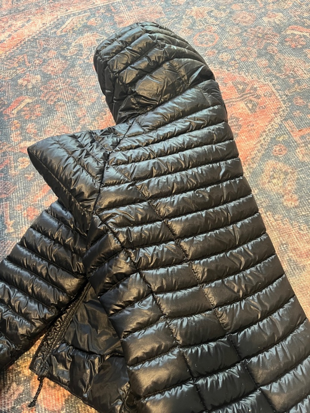 Mountain Hardwear Black Hooded Packable Women's Puffer Jacket - Picture 7 of 7